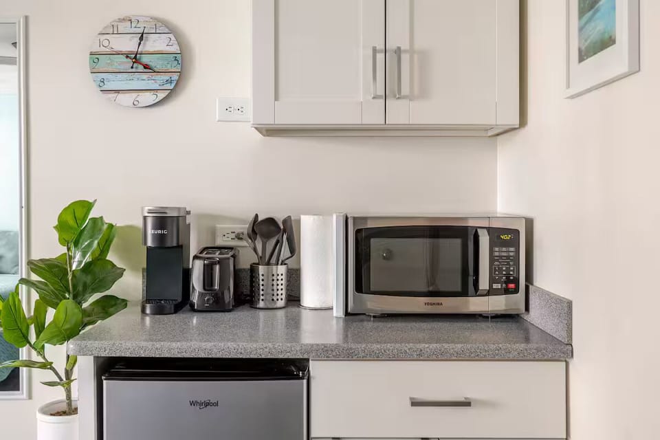 Full kitchenette