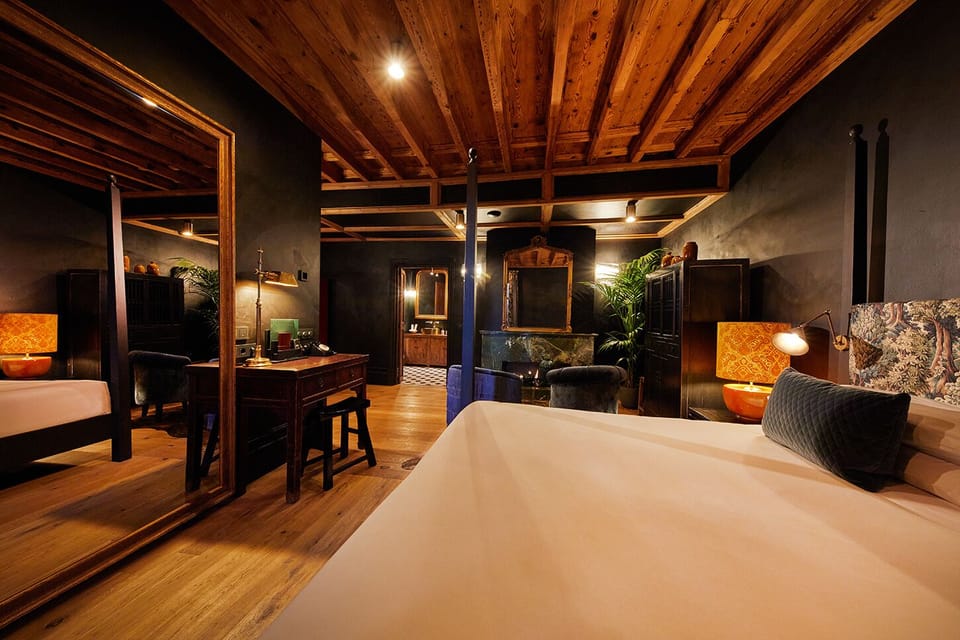 Suite | 1 bedroom, Egyptian cotton sheets, premium bedding, down comforters