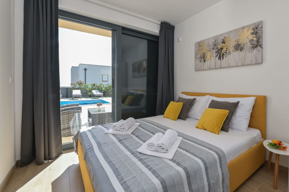Deluxe Villa, 4 Bedrooms, Private Pool, Sea View | 4 bedrooms, in-room safe, iron/ironing board, rollaway beds