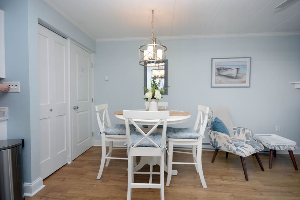 DINING-AREA