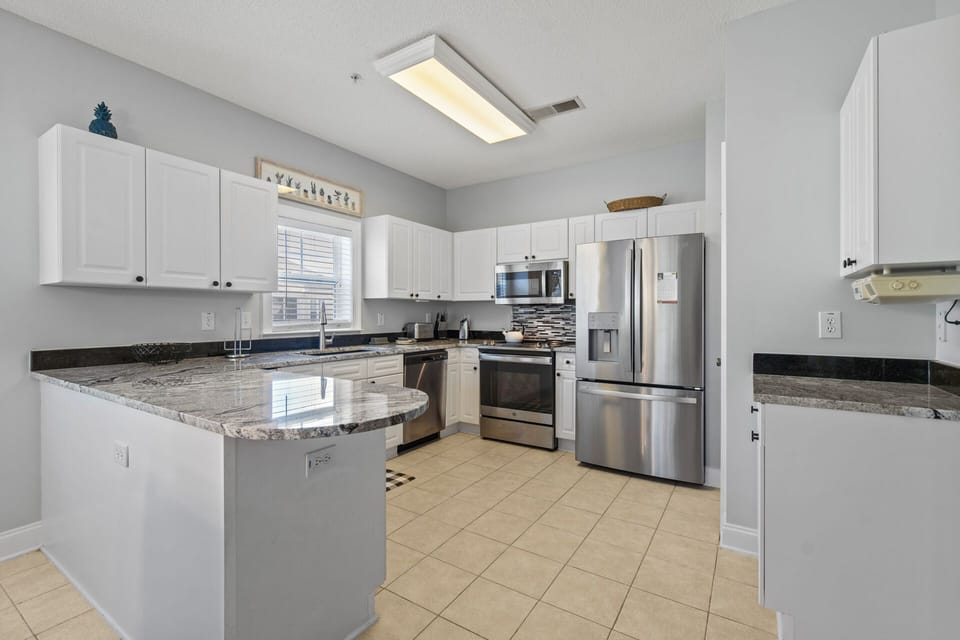brand new appliances - fully stocked kitchen