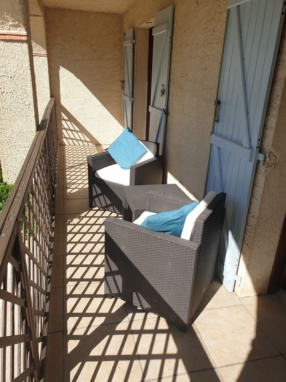 Balcony overlooking main house courtyard