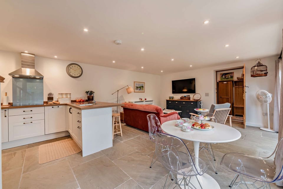 The Cottage at Robins Roost Kitchen Area - StayCotswold