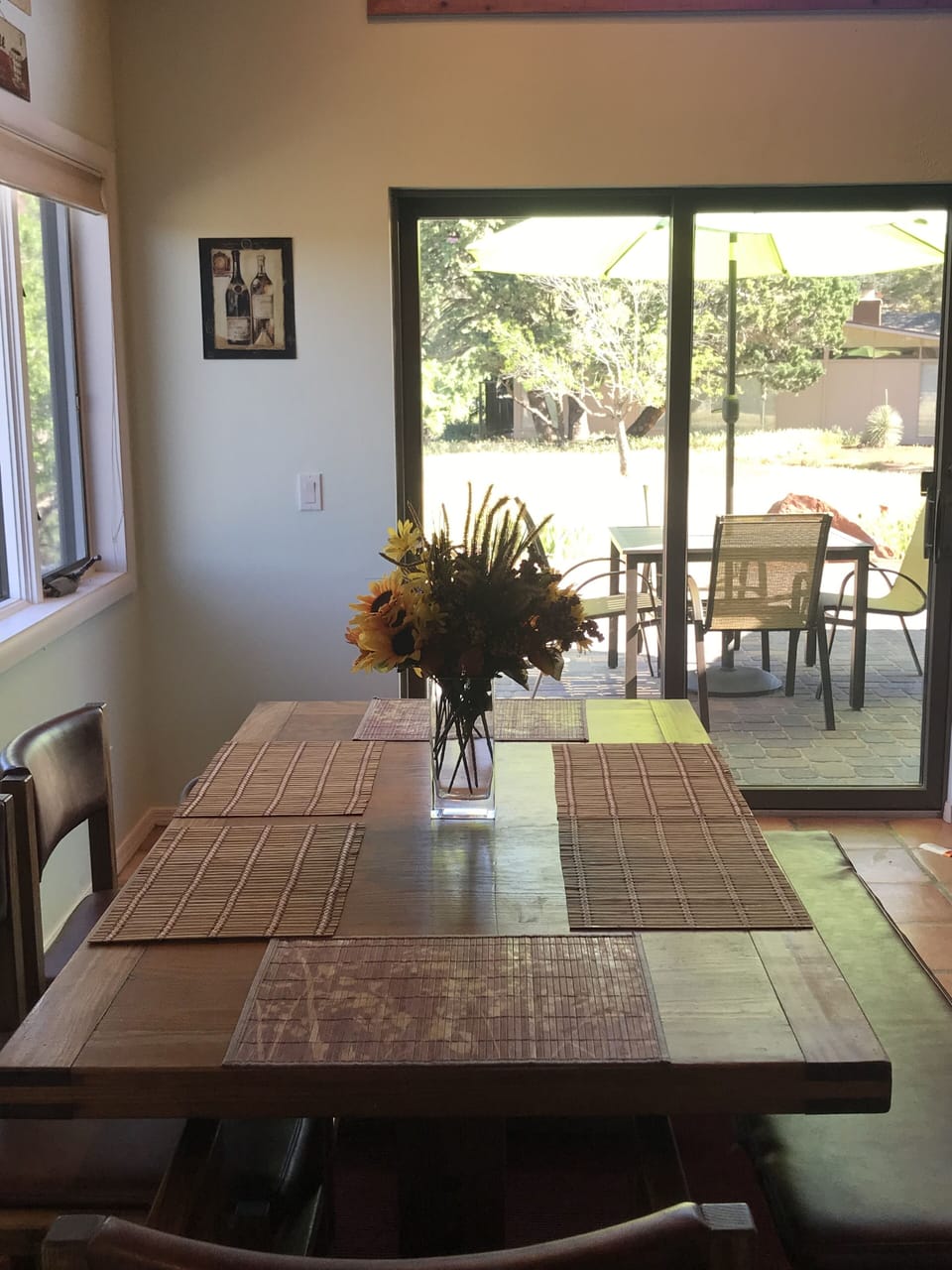 Dining area - view outside