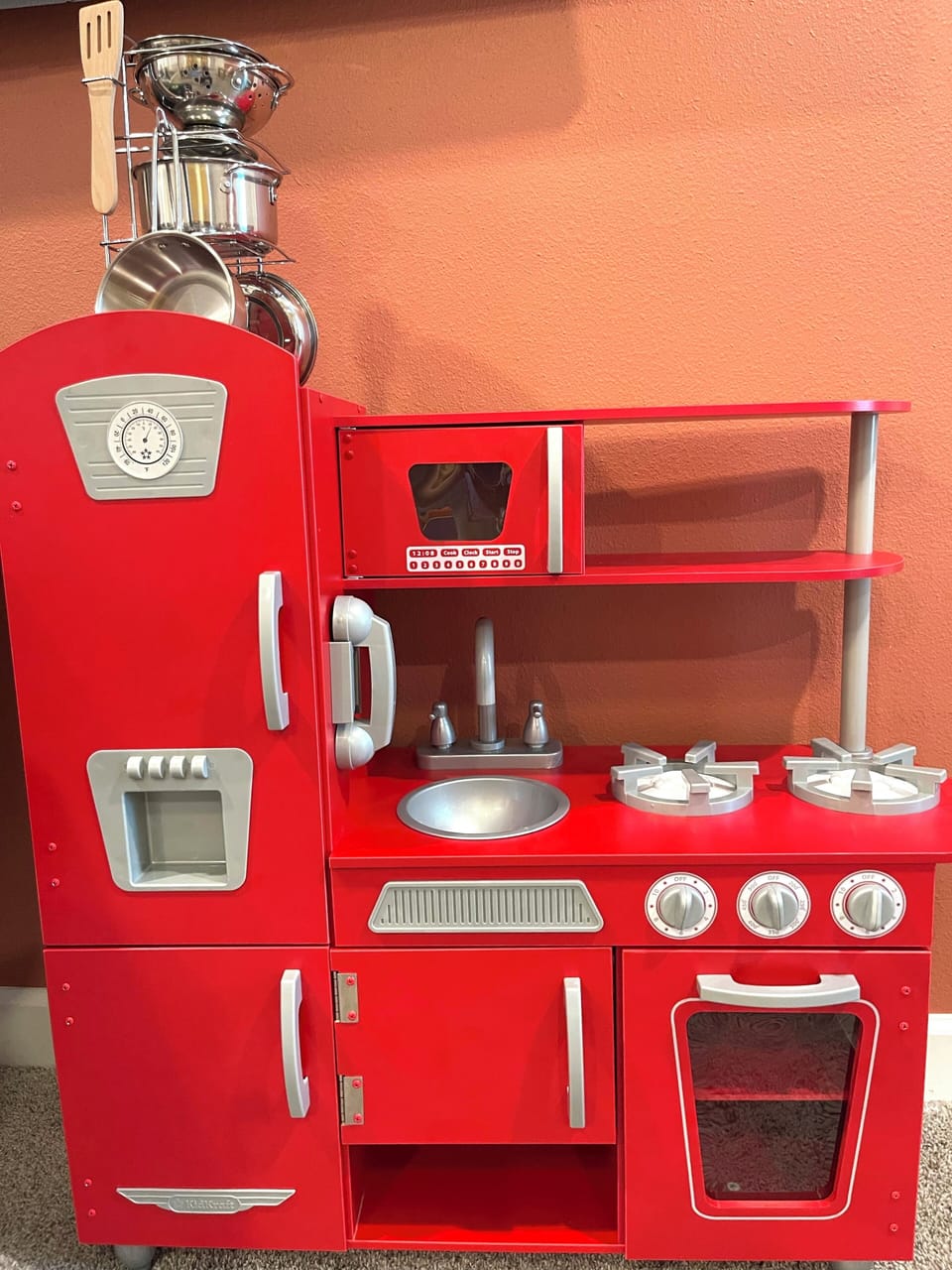 Living RM2: foosball, TV, Building blocks, books, puzzles, Play Mart & Kitchen