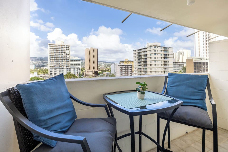 Breakfast on the lanai