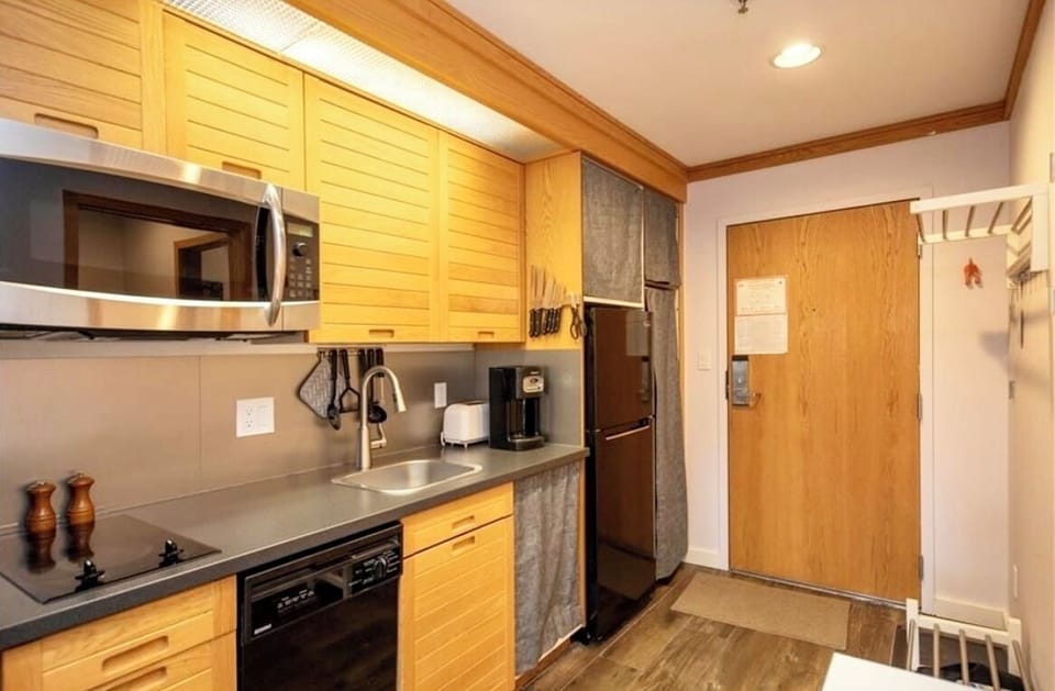 Plenty of space to hang stuff!