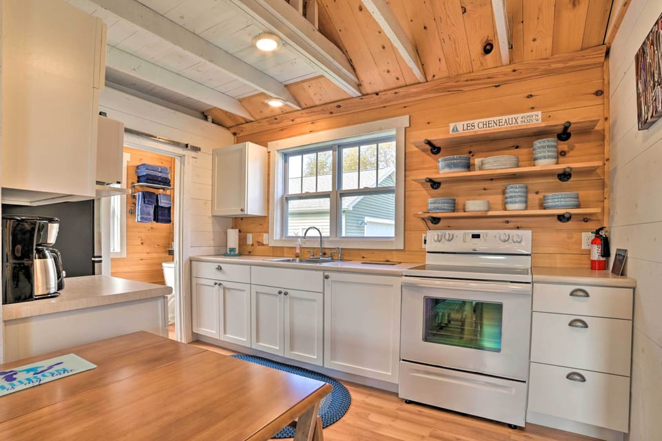 Well-Equipped Kitchen | Cooking Basics Provided