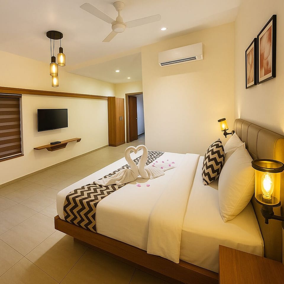 Luxury Room | In-room safe, individually decorated, individually furnished, desk