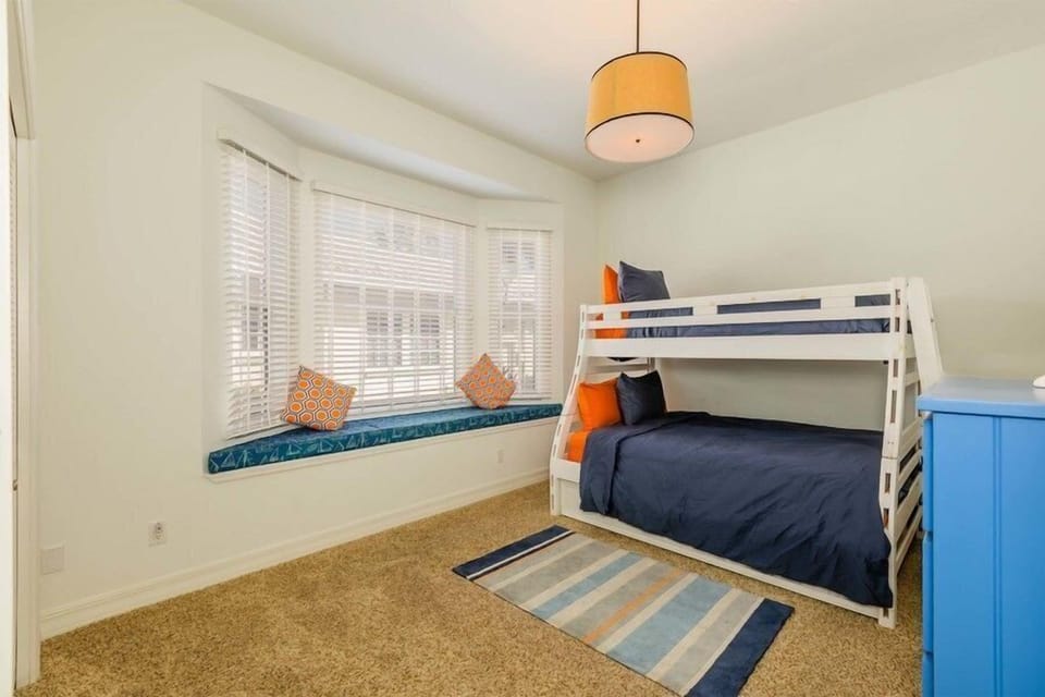 Guest bedroom