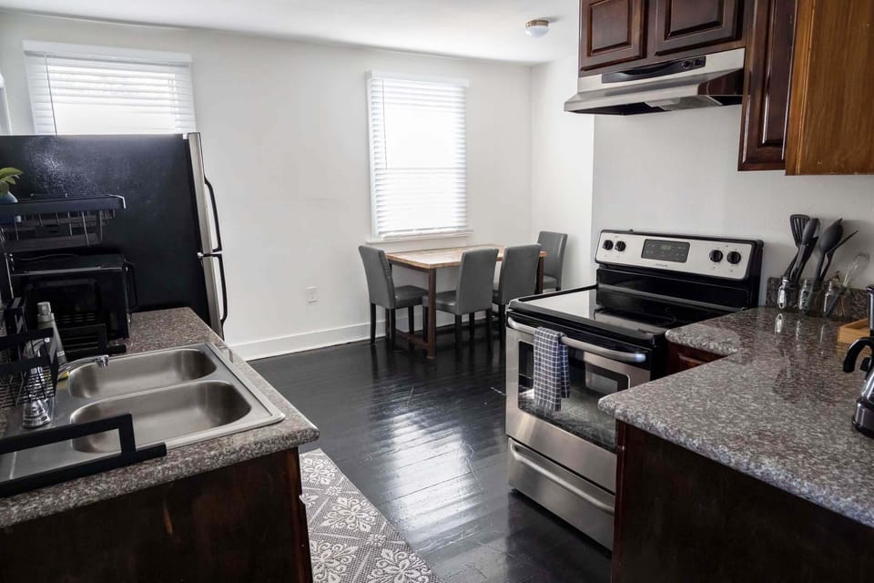 Kitchen &amp; dining
