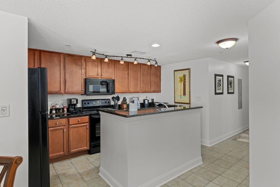 Full size kitchen