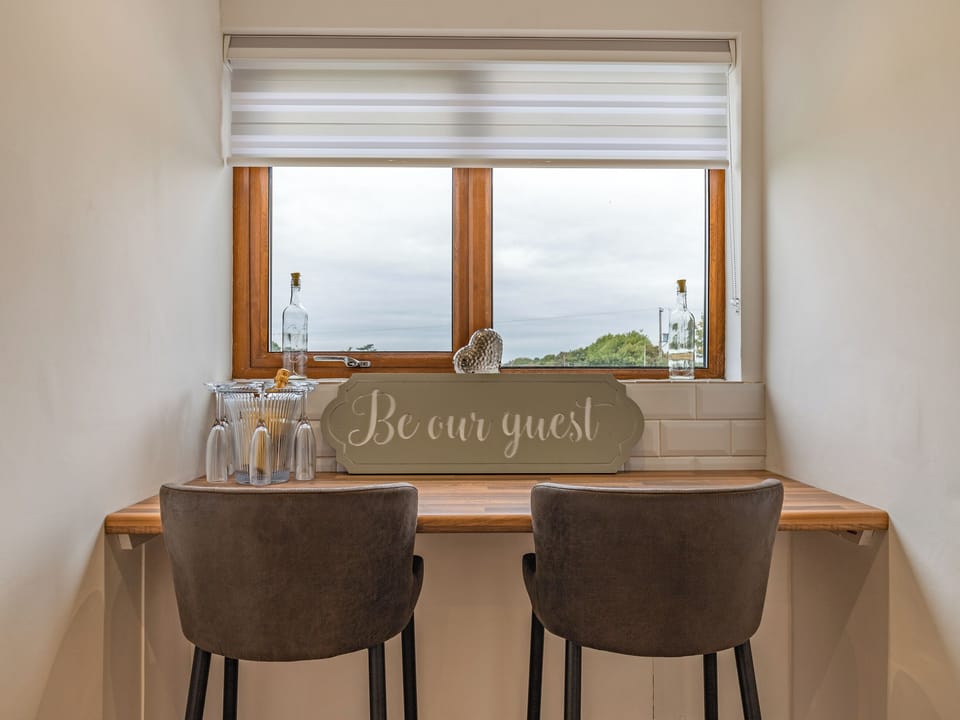 Kitchen/diner | The Old Farmhouse - Brookfields Holiday Farm, Church Broughton, near Derby