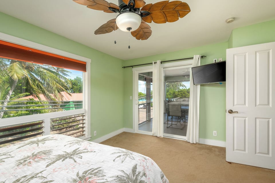 2nd bedroom suite, full bathroom