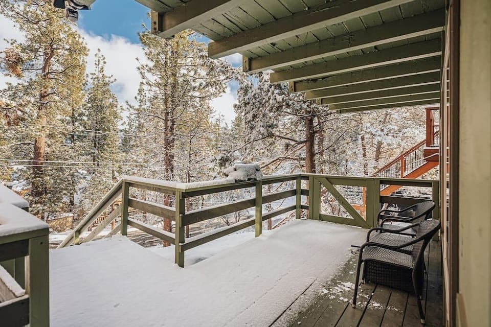 A cabin nestled in the trees - making for amazing views!