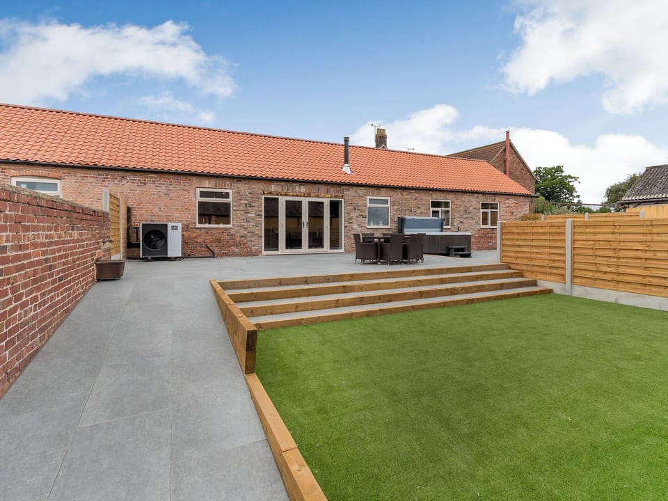 Garden | Dip Tub Den - Brian&rsquo;s Barns, Skerne, near Driffield