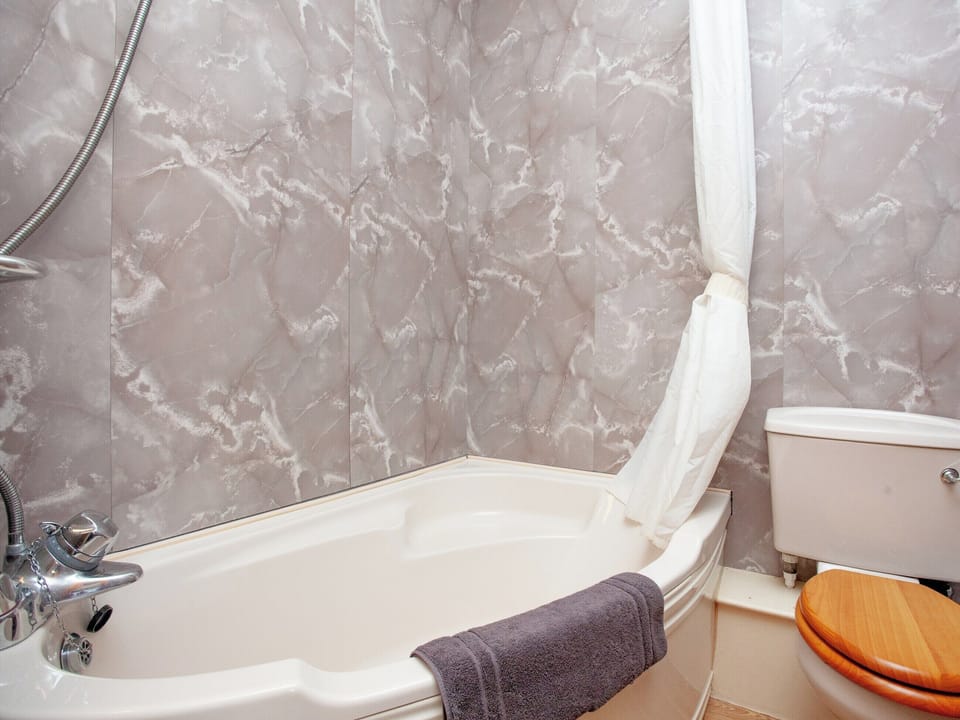 Bathroom | The Laurels - South Allington Barns, Kingsbridge