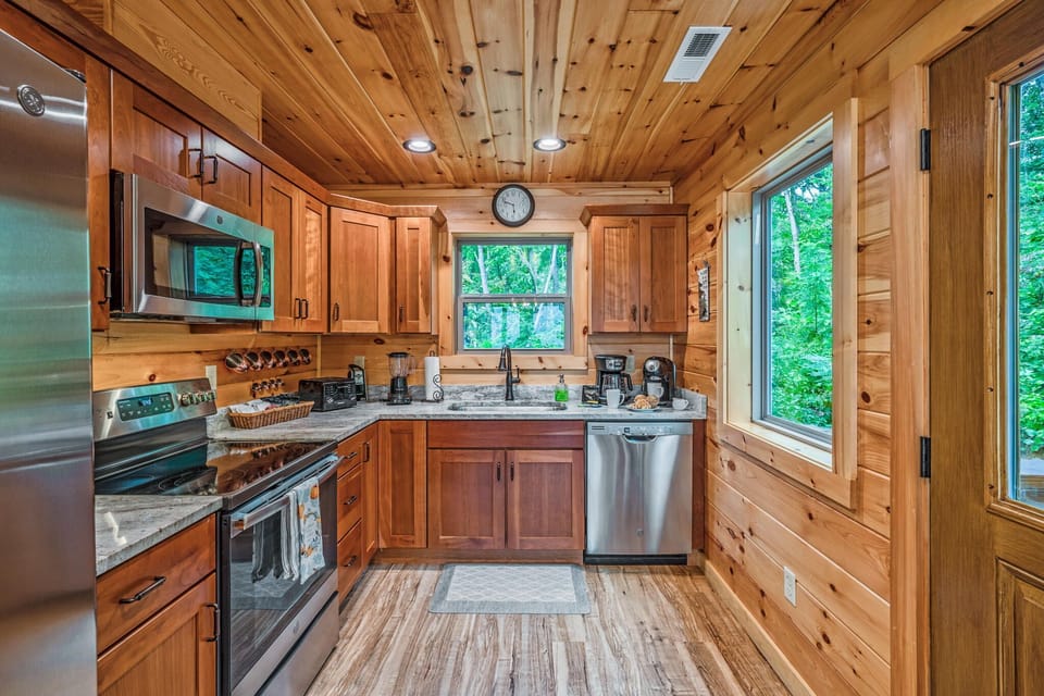 Fully stocked kitchen for all your cooking needs with stainless steel applieance