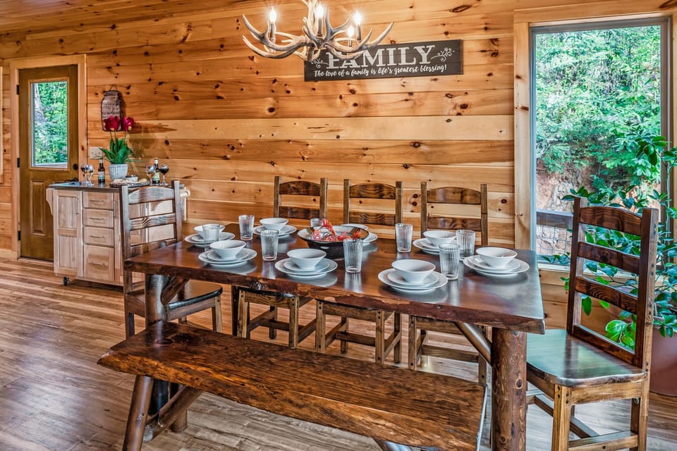 Plenty of space for family and friends to gather and share memories over meals
