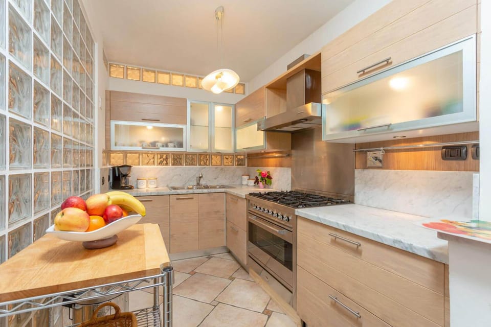 Family Villa, Multiple Bedrooms, Refrigerator & Microwave, Mountainside (Villa Le Poggiola) | Private kitchen | Fridge, microwave, stovetop, dishwasher