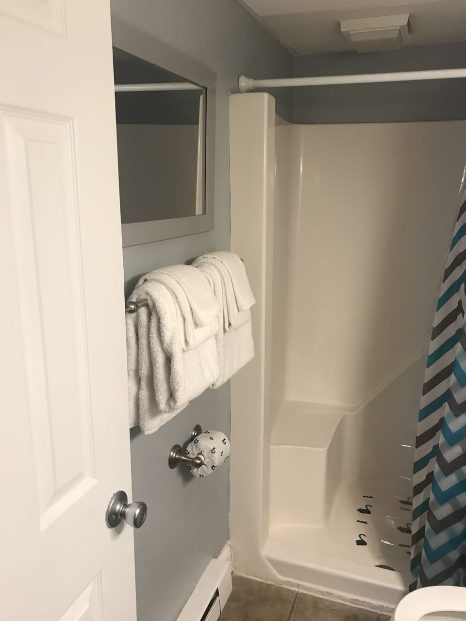 Bunk room bath 