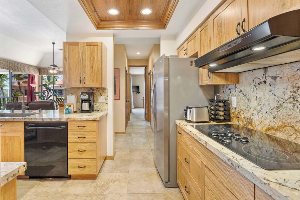 Villa, Multiple Beds, Balcony, Garden View (Shores at Waikoloa Beach Resort 315) | Private kitchen | Fridge, microwave, oven, stovetop