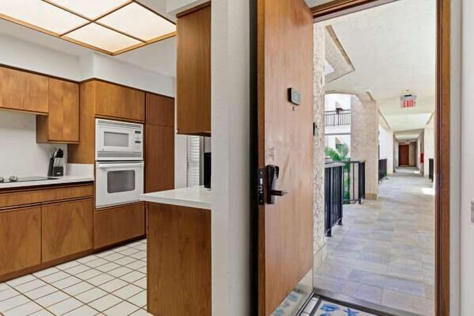 Villa, Multiple Beds, Balcony, Golf View (Shores at Waikoloa Beach Resort 236) | Private kitchen | Fridge, microwave, oven, stovetop