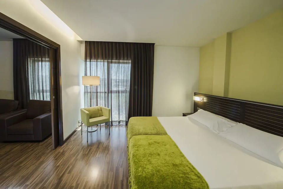 Minibar, desk, free WiFi, bed sheets