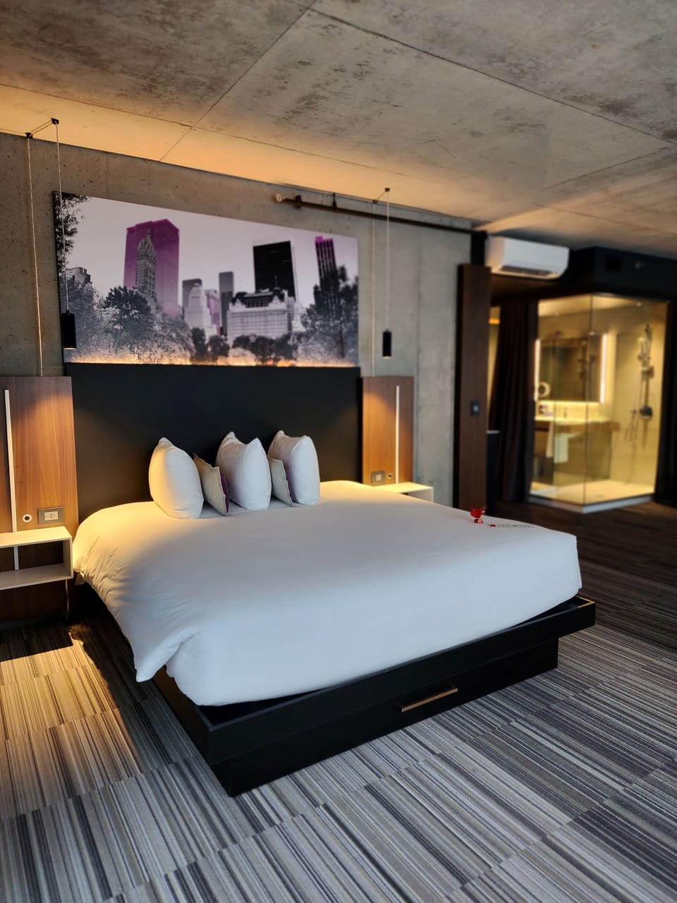 Suite Prestige King | Desk, laptop workspace, blackout drapes, soundproofing