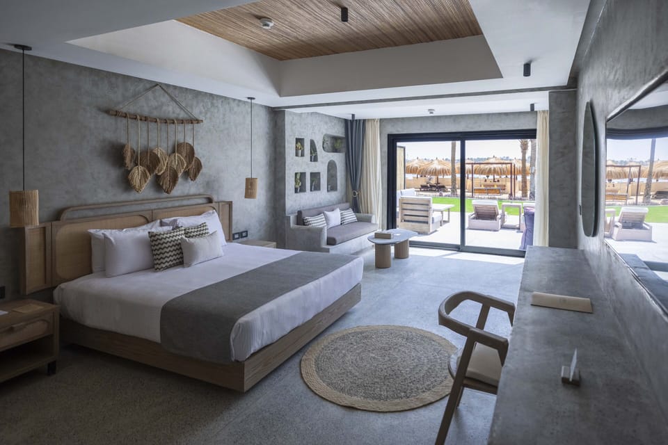 Royal Villa (Posh Club) | Free minibar items, in-room safe, individually decorated