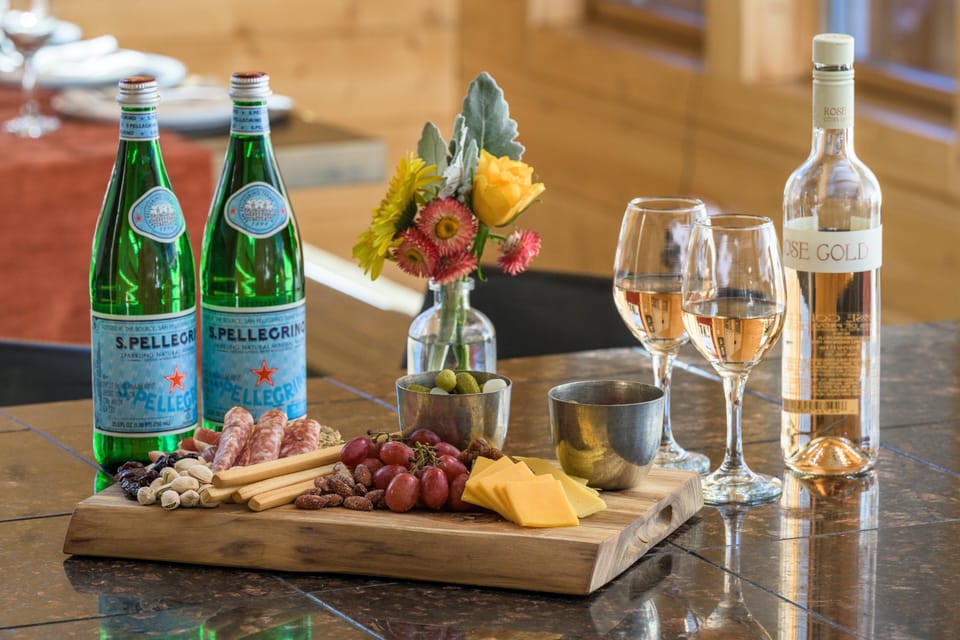 Gathering Space – Whether sharing appetizers, cocktails, or stories from the day's adventures, this inviting space brings everyone together.