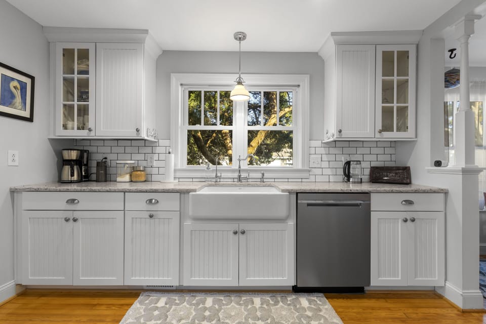 Farm sink with subway tile 