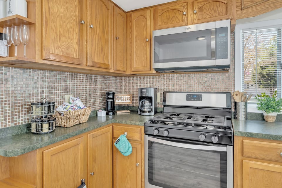 Fully Stocked Kitchen
