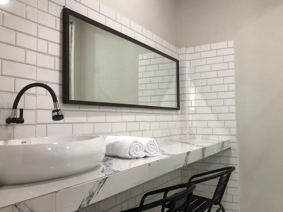 Pavilion Room | Desk, free WiFi, bed sheets