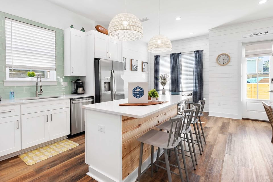 Kitchen Island for extra seating.