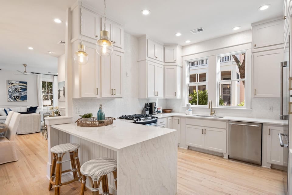 First Floor: Kitchen