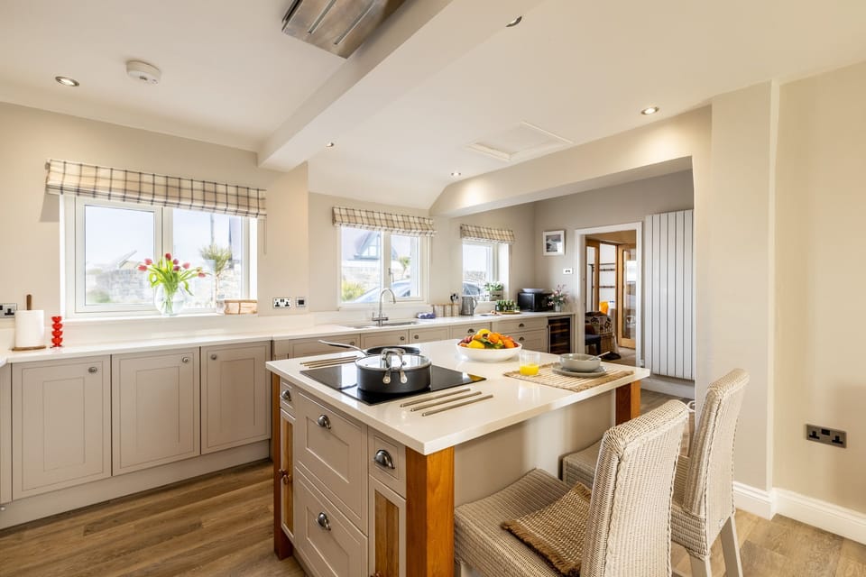 White Cottage Kitchen Sink