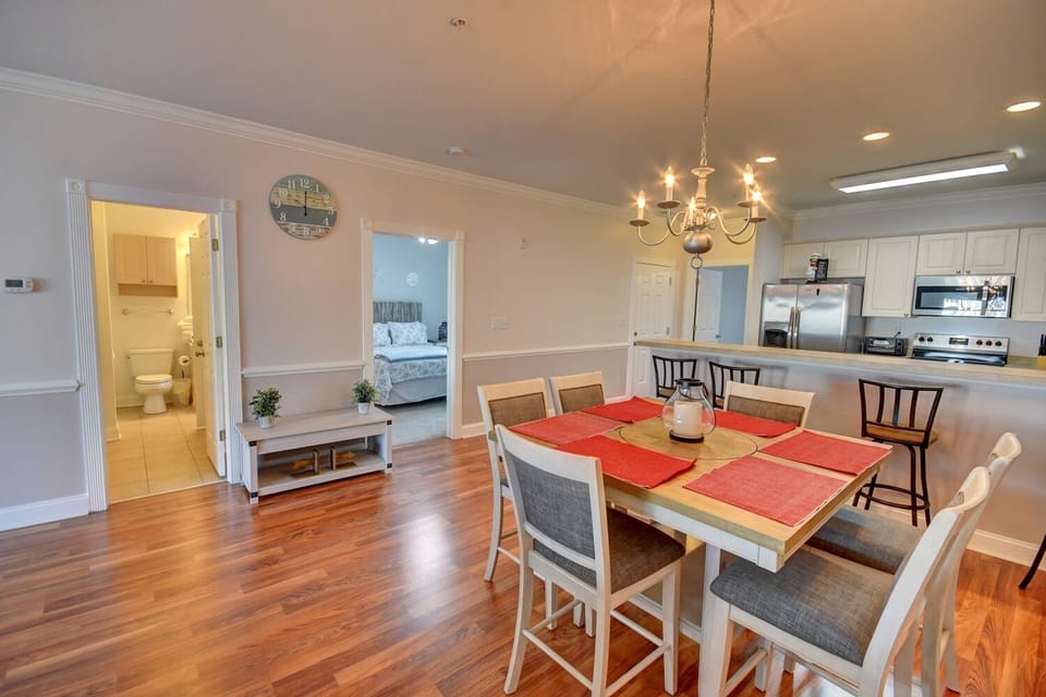 Condo, 3 Bedrooms | Dining