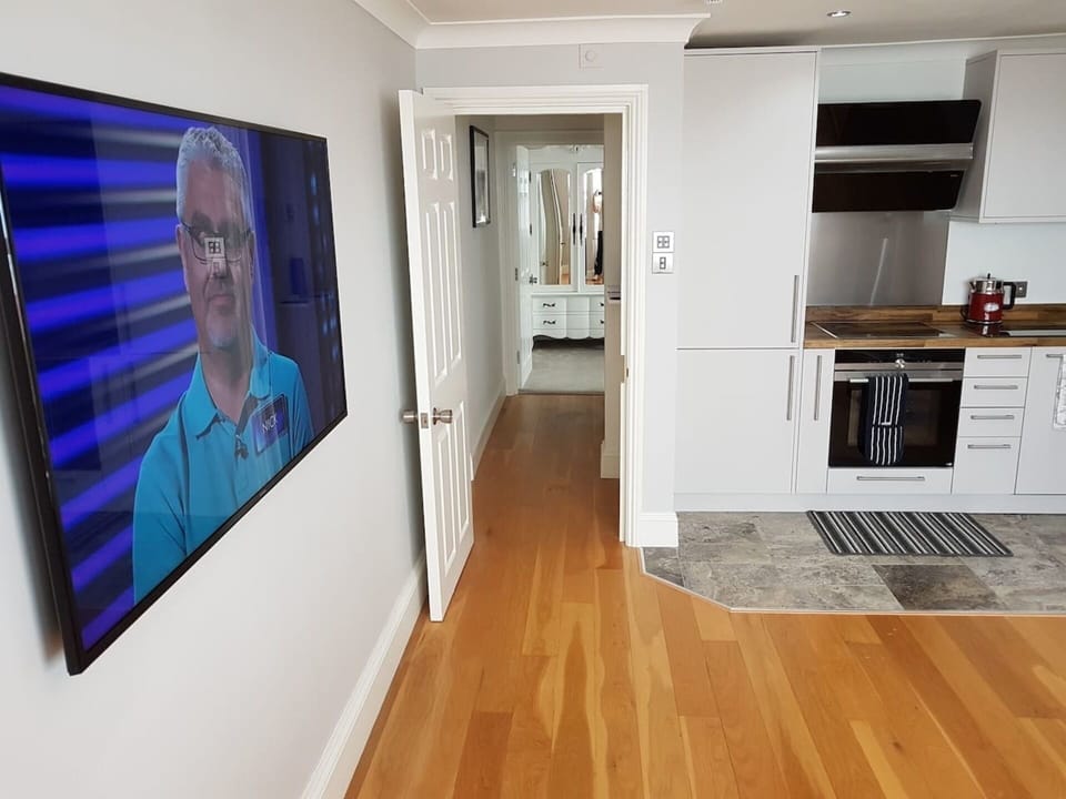 Apartment | Private kitchen | Fridge, microwave, oven, stovetop