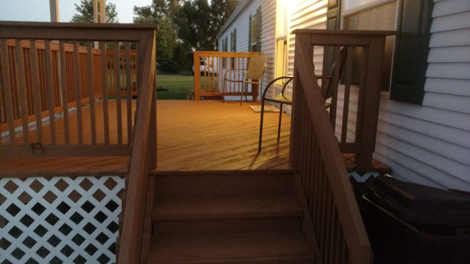 beautiful front porch to just relax. 