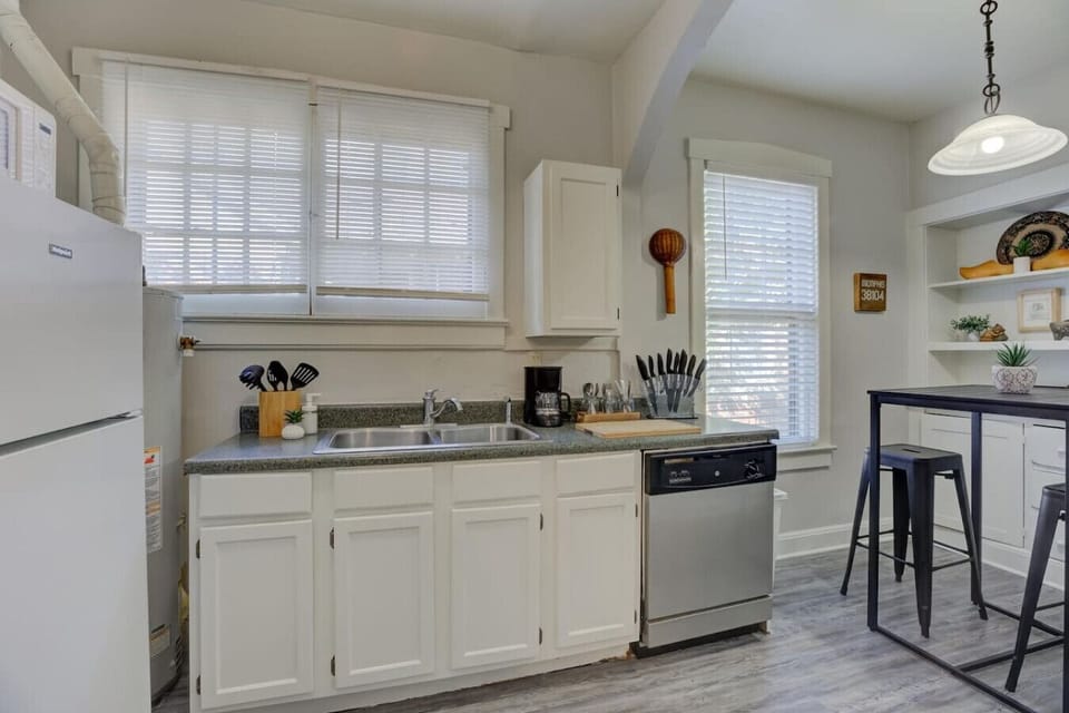 Full kitchen ready for anything—from quick bites to gourmet meals.