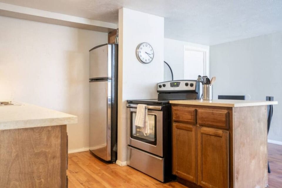 Fresh, functional kitchen perfect for home-cooked meals.