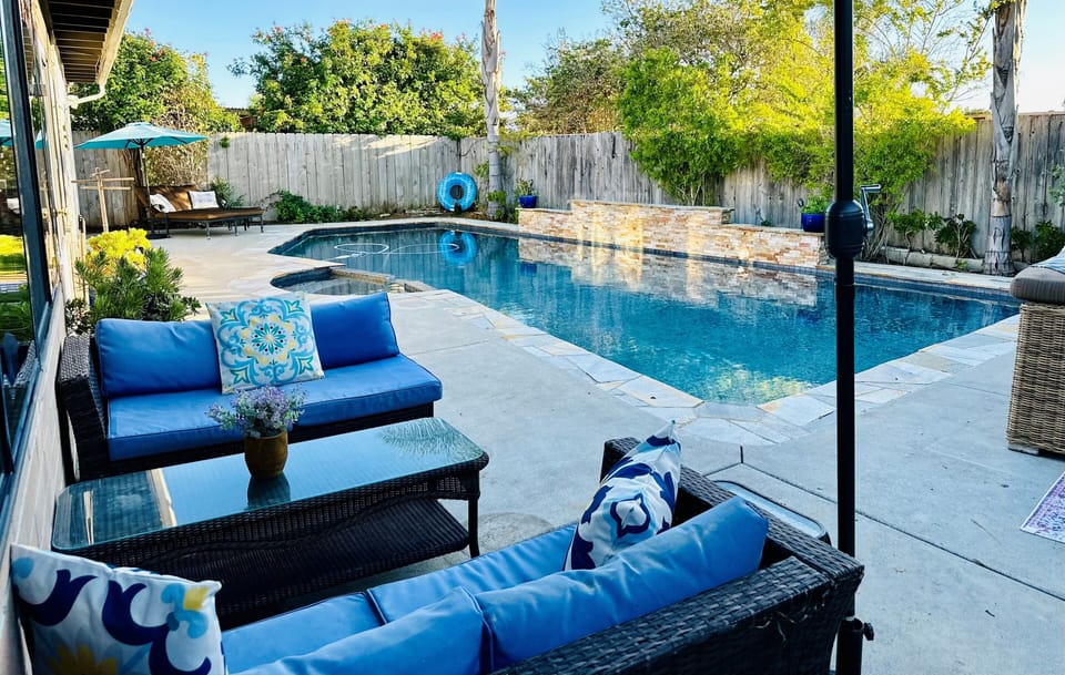 pool area with couch seating 