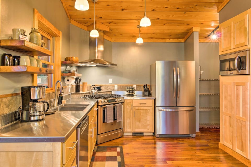 Kitchen | Dishware/Flatware