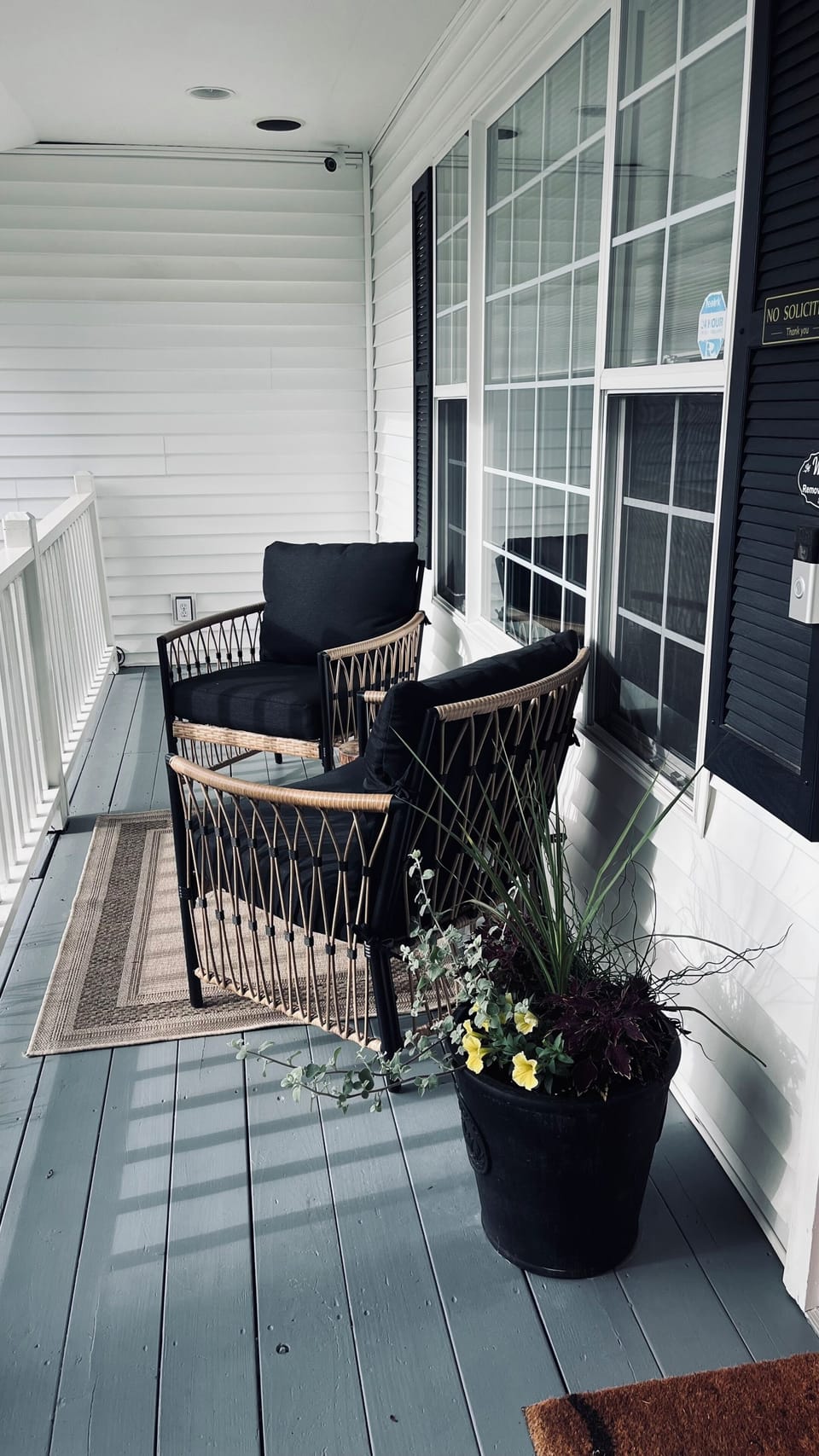 Front porch w/ am sunshine.