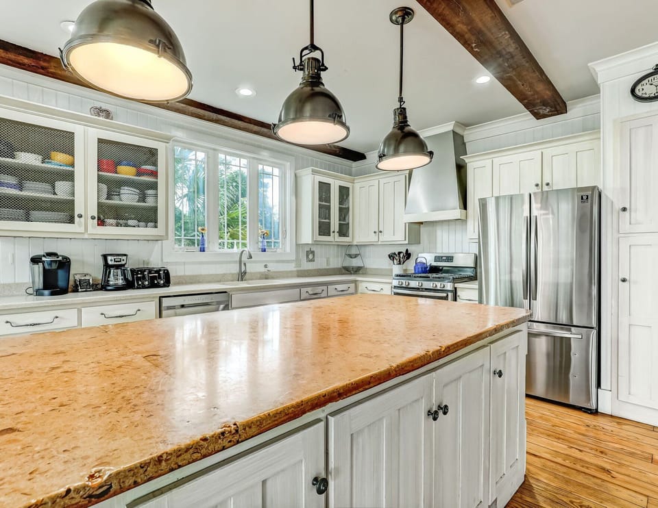 The island doubles as prep space or use it to serve up dishes for a gourmet meal at home.