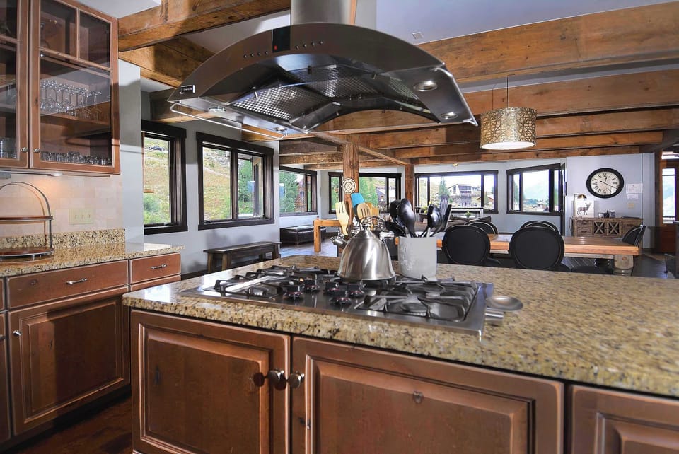 Kitchen/dining