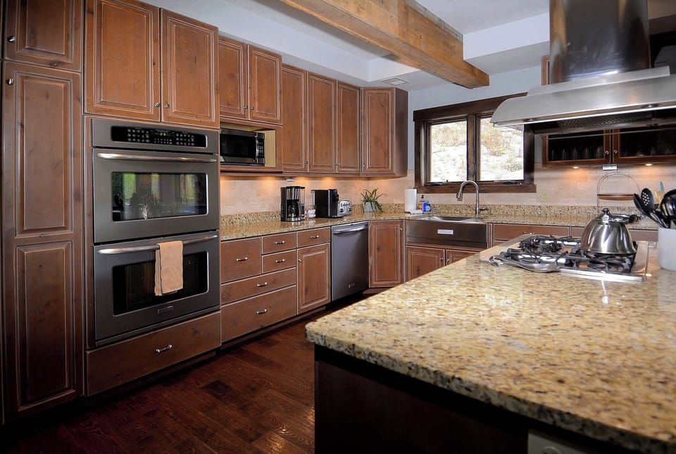 Roomy, fully stocked kitchen
