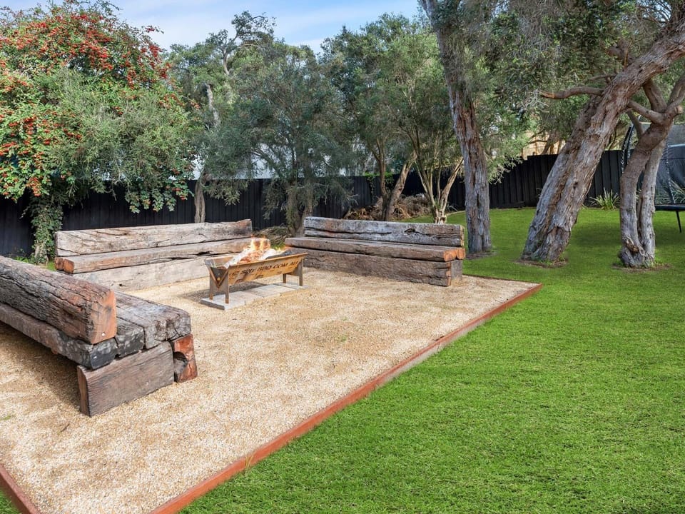 Outdoor firepit