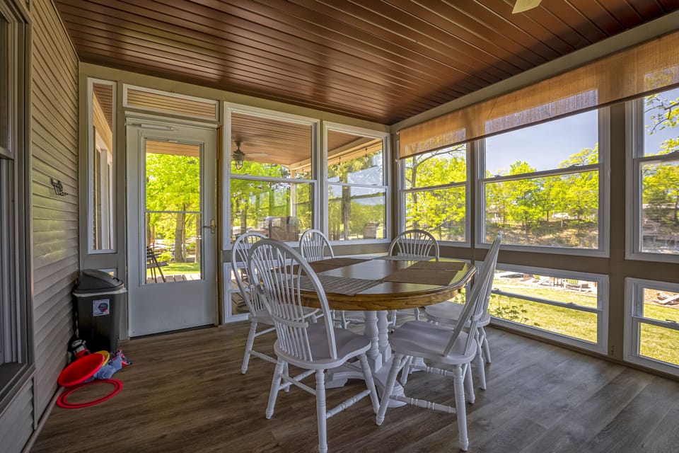 Table and chairs in the sunroom 